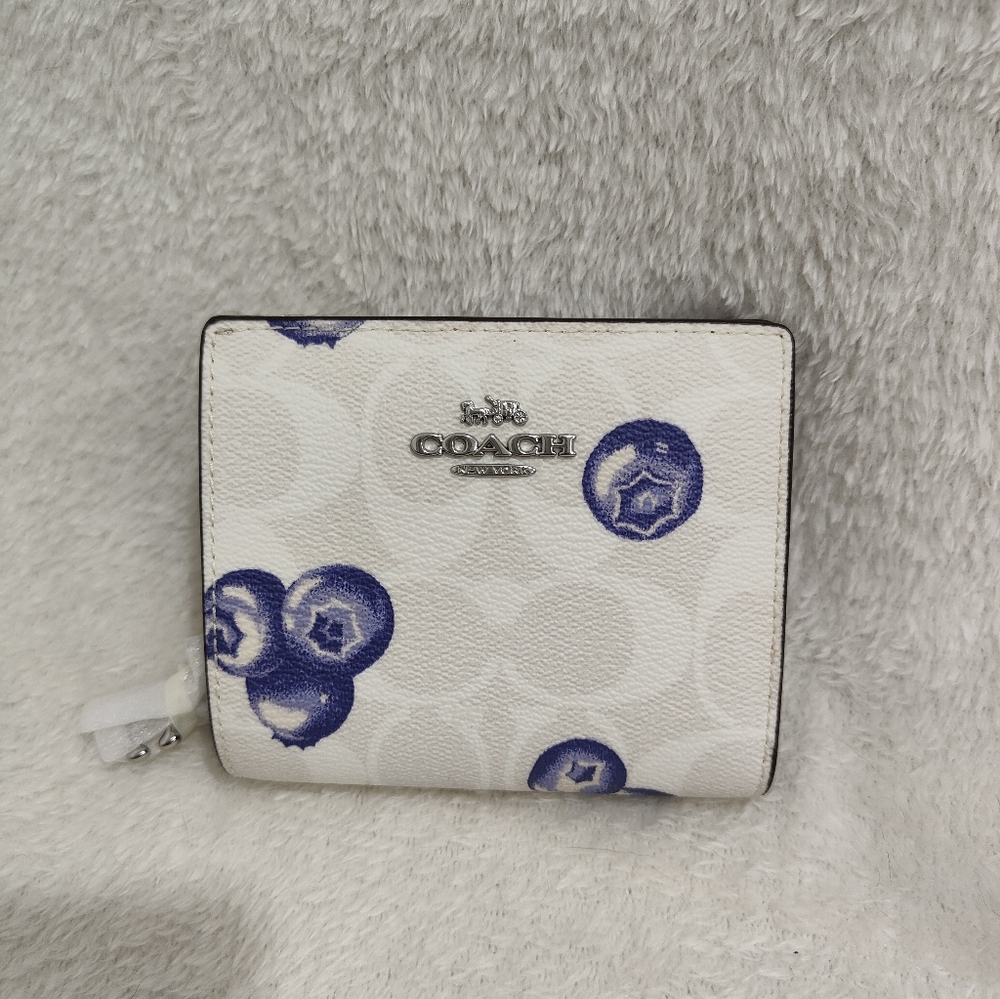 Snap Wallet In Signature Canvas With Blueberry Print - Picture 3 of 7